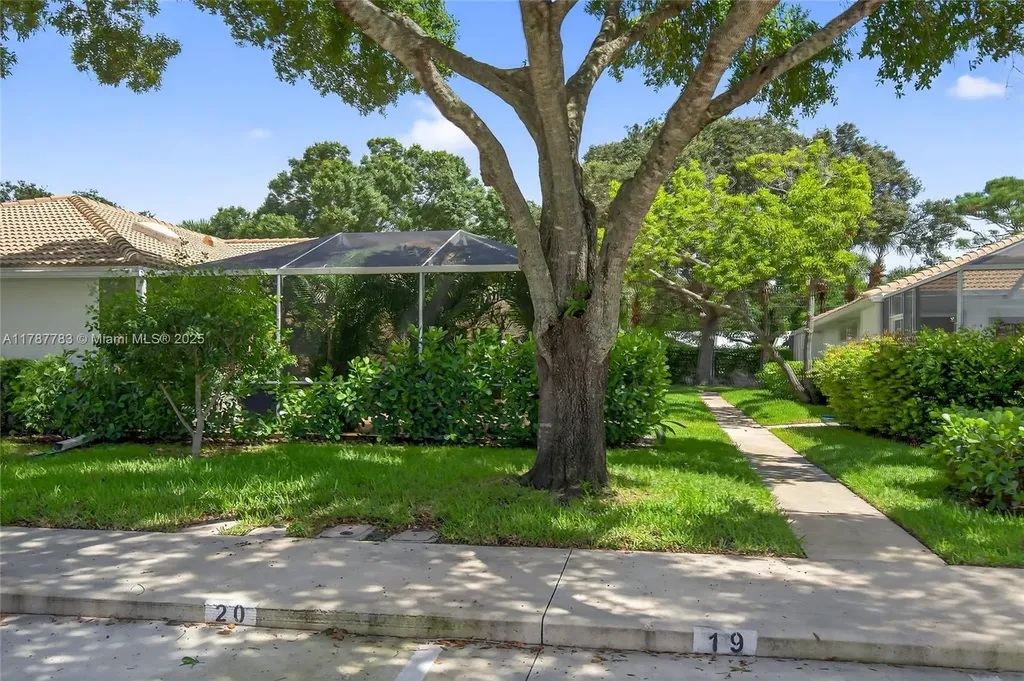 3903 Water Oak Court Palm Beach Gardens FL 33410