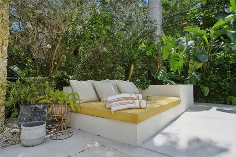 776 NE 73rd Street Miami FL 33138