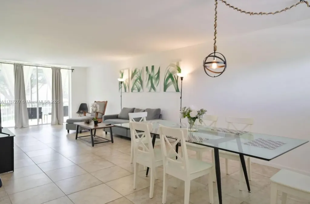 8901 Hollybrook Hollywood FL 33025