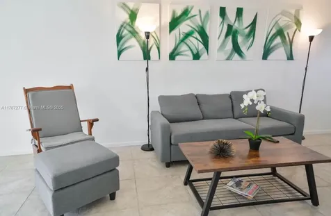8901 Hollybrook Hollywood FL 33025