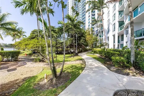 2681 N Flamingo Road Sunrise FL 33323