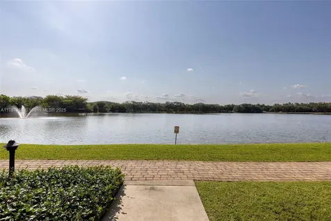 2681 N Flamingo Road Sunrise FL 33323