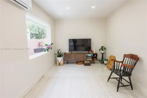 6431 SW 59th Avenue South Miami FL 33143