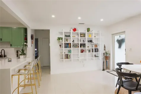 6431 SW 59th Avenue South Miami FL 33143