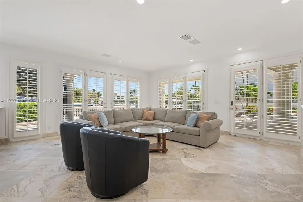 2561 Lucille Drive Fort Lauderdale FL 33316