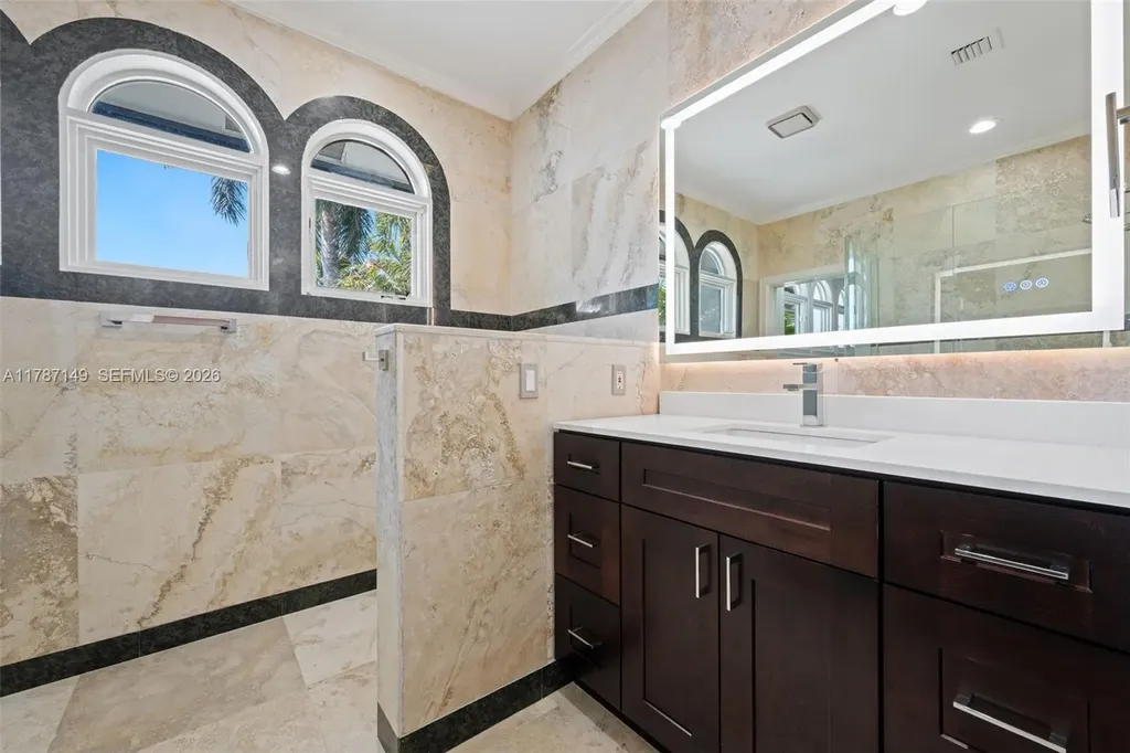 2561 Lucille Drive Fort Lauderdale FL 33316