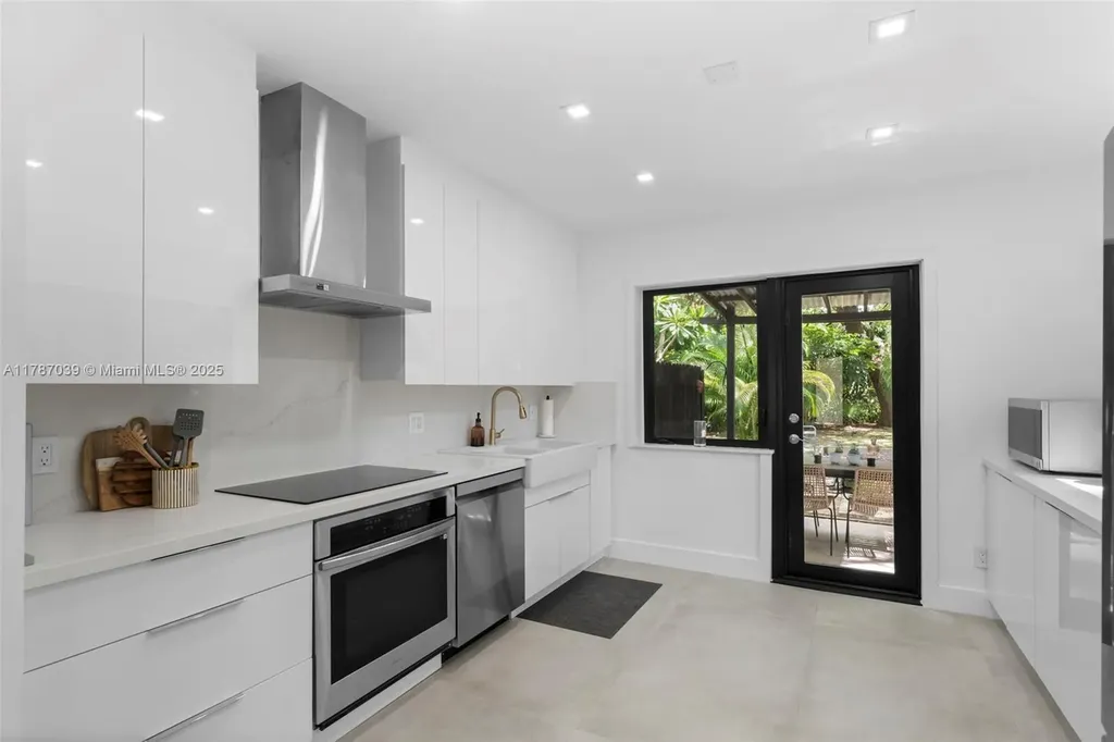 829 SW 4th Court Fort Lauderdale FL 33312