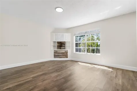 461 SE Evans Avenue Port St. Lucie FL 34984