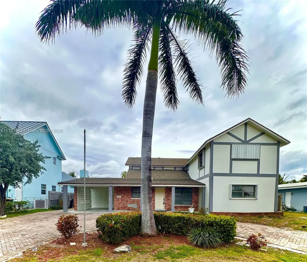 2727 NE 31st Court Lighthouse Point FL 33064