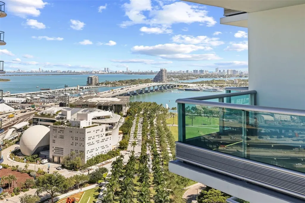 900 Biscayne Boulevard Miami FL 33132