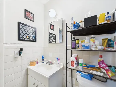 2707 NW 13th Street Fort Lauderdale FL 33311
