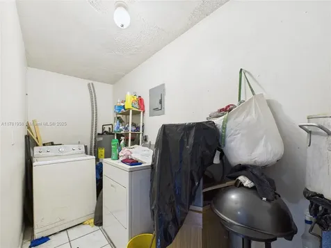 2707 NW 13th Street Fort Lauderdale FL 33311