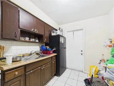 2707 NW 13th Street Fort Lauderdale FL 33311