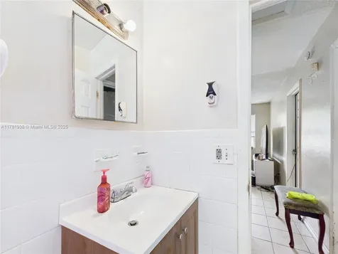 2707 NW 13th Street Fort Lauderdale FL 33311