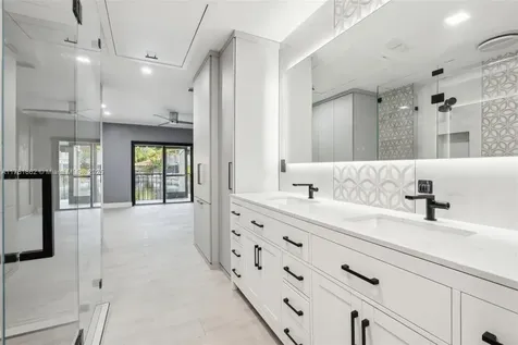 8385 Rednock Lane Miami Lakes FL 33016