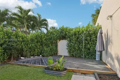 8385 Rednock Lane Miami Lakes FL 33016