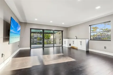 8385 Rednock Lane Miami Lakes FL 33016