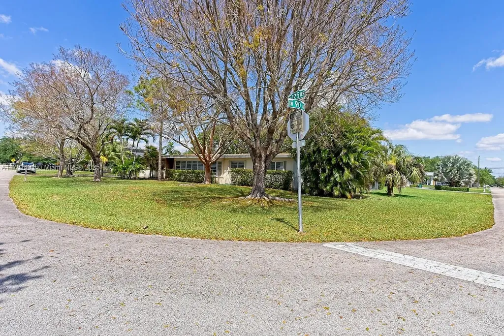9001 SW 125th Terrace Miami FL 33176