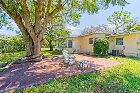 9001 SW 125th Terrace Miami FL 33176