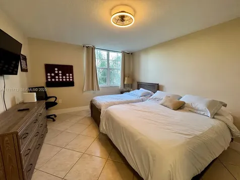 19501 E Country Club Drive Aventura FL 33180