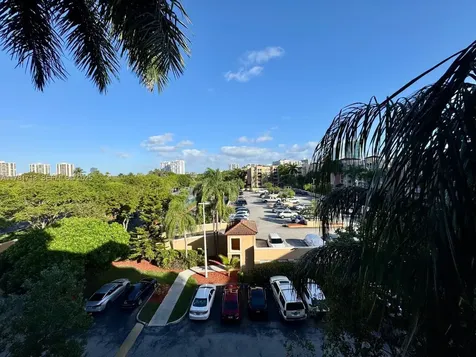 19501 E Country Club Drive Aventura FL 33180