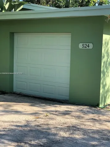524 NE 160th Terrace Miami FL 33162