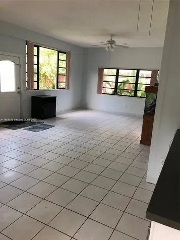 524 NE 160th Terrace Miami FL 33162