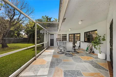 9091 NW 12th Street Plantation FL 33322