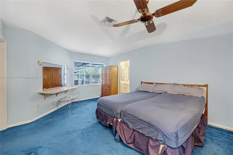 9091 NW 12th Street Plantation FL 33322