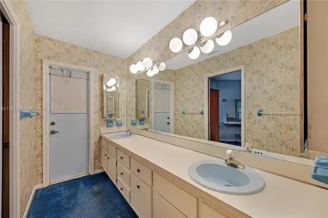 9091 NW 12th Street Plantation FL 33322