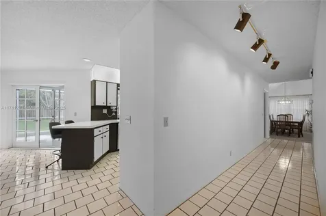 9091 NW 12th Street Plantation FL 33322