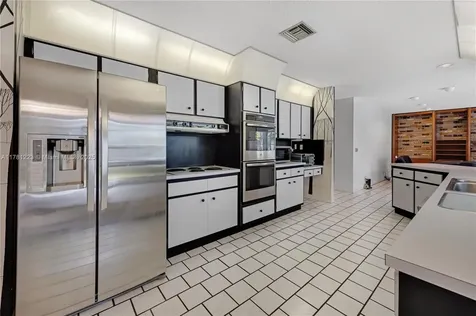 9091 NW 12th Street Plantation FL 33322