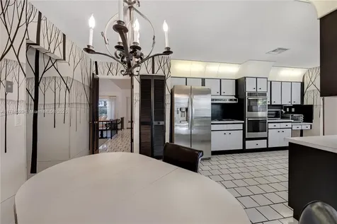 9091 NW 12th Street Plantation FL 33322