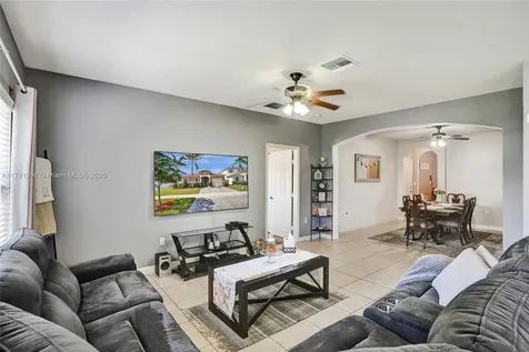 3371 NE 1st Street Homestead FL 33033