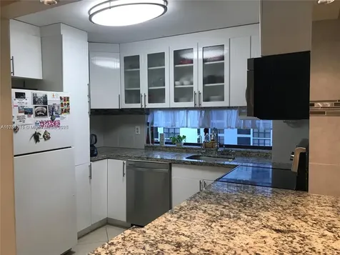 17011 N Bay Road Sunny Isles Beach FL 33160