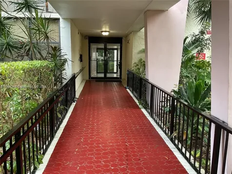 17011 N Bay Road Sunny Isles Beach FL 33160