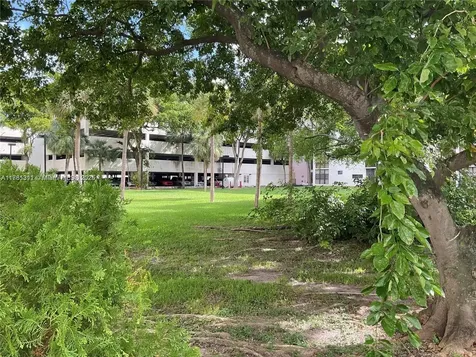 17011 N Bay Road Sunny Isles Beach FL 33160