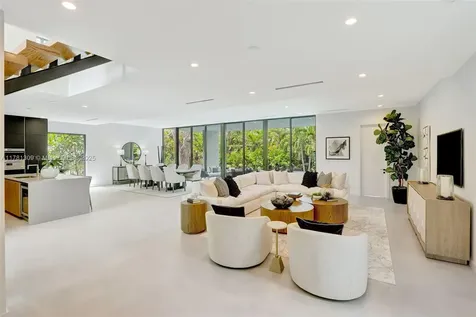 2851 W Trade Avenue Miami FL 33133