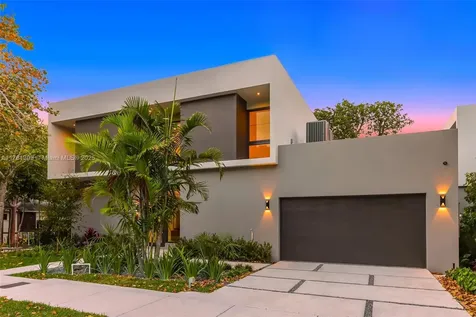 2851 W Trade Avenue Miami FL 33133