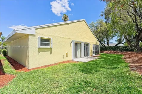 2592 SE 7th Court Homestead FL 33033