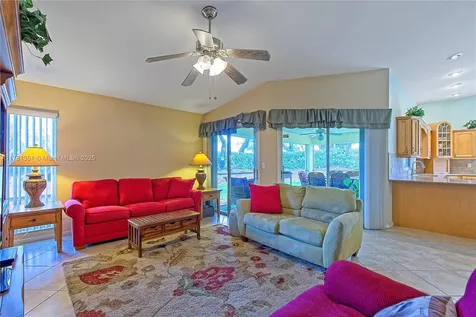 2592 SE 7th Court Homestead FL 33033