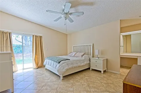 2592 SE 7th Court Homestead FL 33033