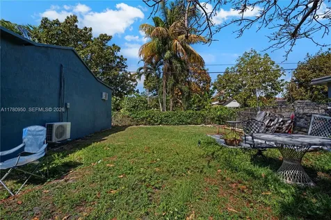 1114 SW 13th Court Miami FL 33135