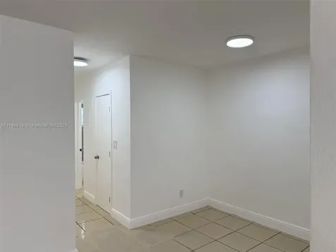 1895 Venice Park Drive North Miami FL 33181