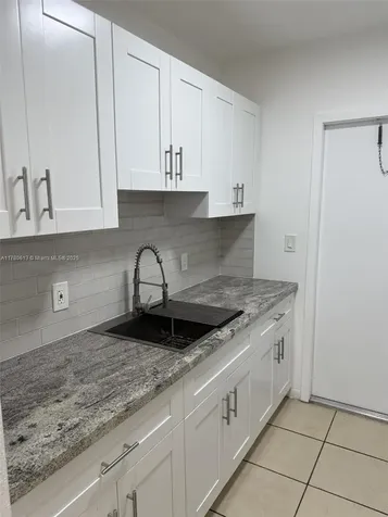 1895 Venice Park Drive North Miami FL 33181