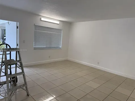 1895 Venice Park Drive North Miami FL 33181