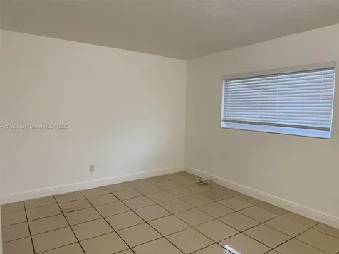 1895 Venice Park Drive North Miami FL 33181