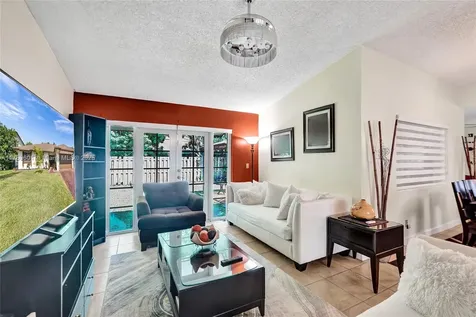 731 SW 99th Avenue Pembroke Pines FL 33025