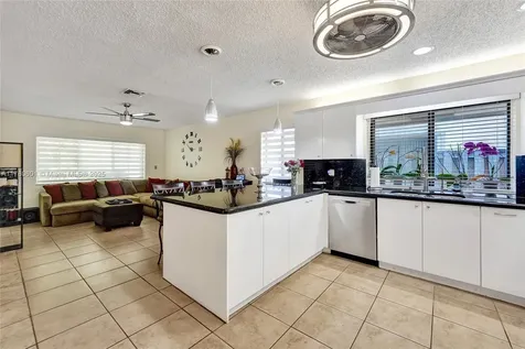 731 SW 99th Avenue Pembroke Pines FL 33025