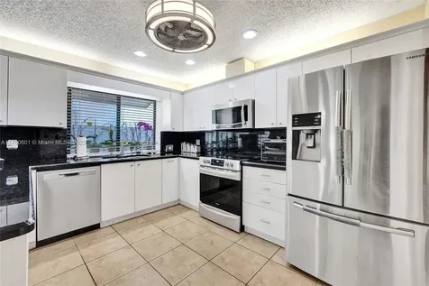 731 SW 99th Avenue Pembroke Pines FL 33025